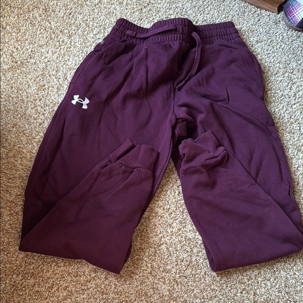 Under Armour men’s Maroon Joggers